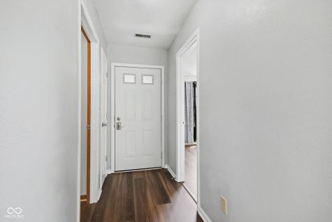 2324 Historic Oaks Boulevard Indianapolis IN 46214