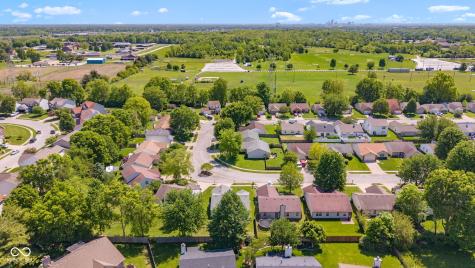 2324 Historic Oaks Boulevard Indianapolis IN 46214
