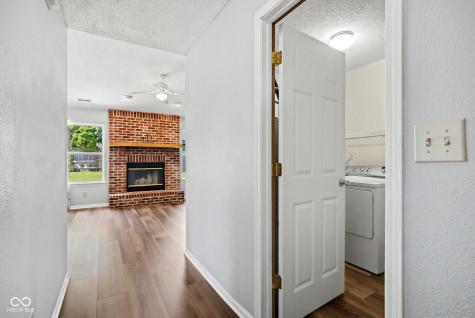 2324 Historic Oaks Boulevard Indianapolis IN 46214