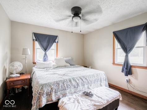 7047 W Lockerbie Drive Indianapolis IN 46214