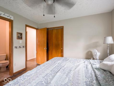 7047 W Lockerbie Drive Indianapolis IN 46214