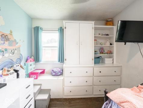 7047 W Lockerbie Drive Indianapolis IN 46214