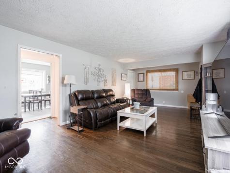 7047 W Lockerbie Drive Indianapolis IN 46214
