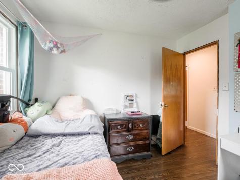 7047 W Lockerbie Drive Indianapolis IN 46214