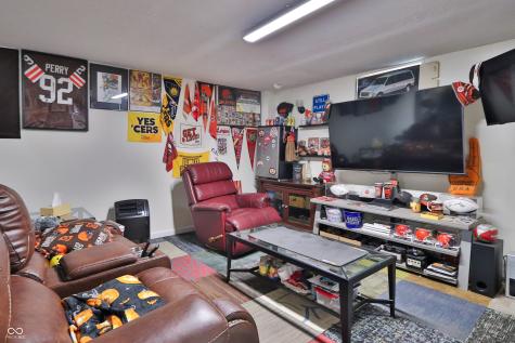 7047 W Lockerbie Drive Indianapolis IN 46214
