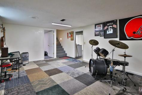 7047 W Lockerbie Drive Indianapolis IN 46214