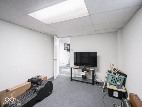7047 W Lockerbie Drive Indianapolis IN 46214