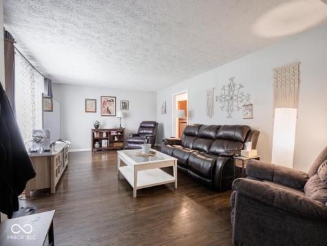7047 W Lockerbie Drive Indianapolis IN 46214