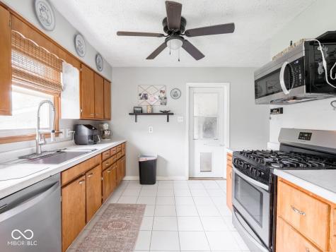 7047 W Lockerbie Drive Indianapolis IN 46214
