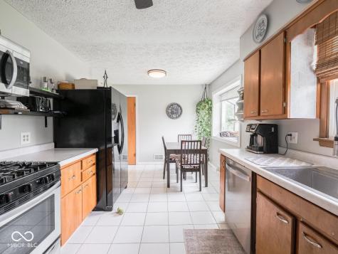 7047 W Lockerbie Drive Indianapolis IN 46214