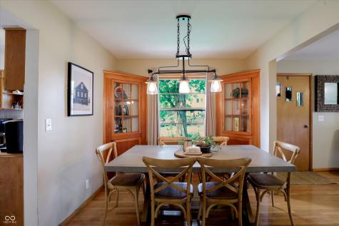 410 W Ash Street Zionsville IN 46077