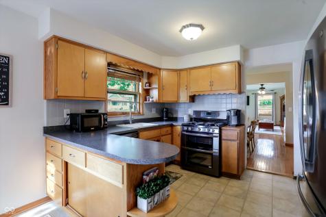 410 W Ash Street Zionsville IN 46077