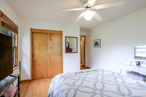 410 W Ash Street Zionsville IN 46077
