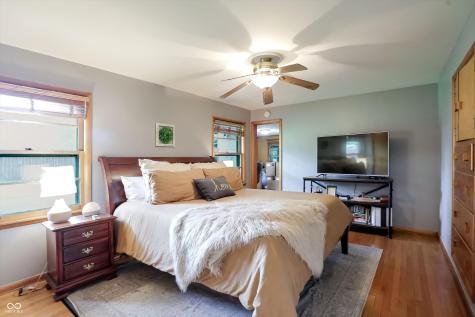 410 W Ash Street Zionsville IN 46077