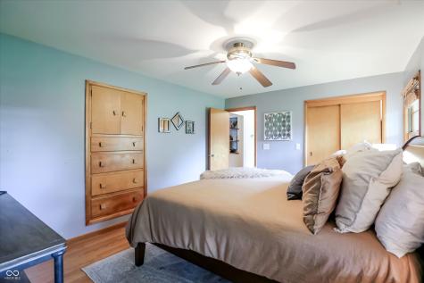 410 W Ash Street Zionsville IN 46077