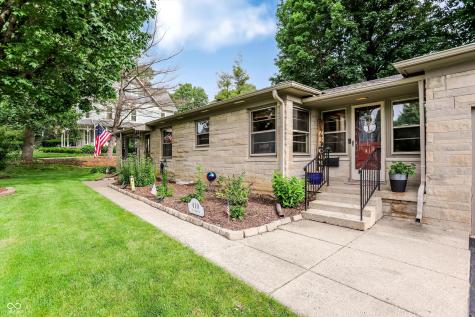 410 W Ash Street Zionsville IN 46077