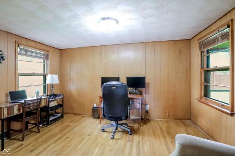 410 W Ash Street Zionsville IN 46077
