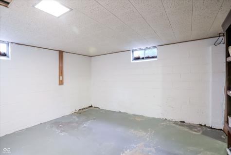 410 W Ash Street Zionsville IN 46077