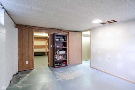 410 W Ash Street Zionsville IN 46077