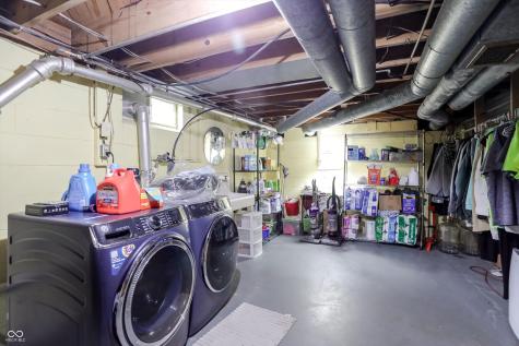 410 W Ash Street Zionsville IN 46077