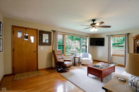 410 W Ash Street Zionsville IN 46077