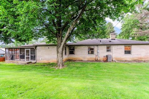 410 W Ash Street Zionsville IN 46077