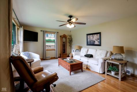 410 W Ash Street Zionsville IN 46077