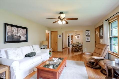 410 W Ash Street Zionsville IN 46077