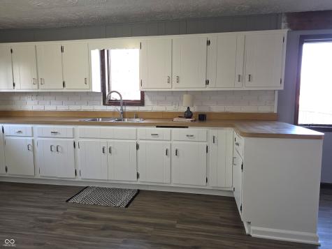 212 W Burnside Avenue Fairland IN 46126