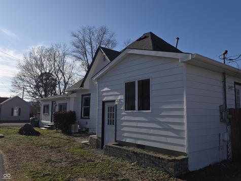 212 W Burnside Avenue Fairland IN 46126