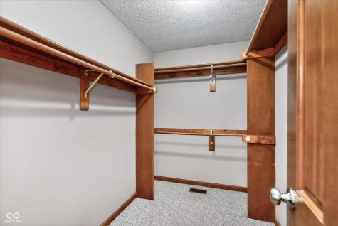 8512 Gallant Fox Drive Indianapolis IN 46217