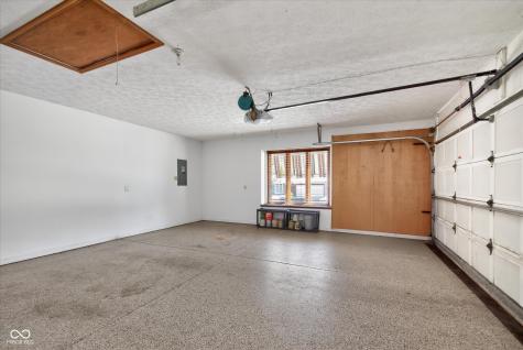 8512 Gallant Fox Drive Indianapolis IN 46217
