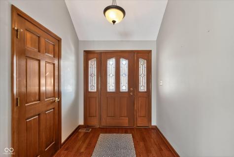 8512 Gallant Fox Drive Indianapolis IN 46217