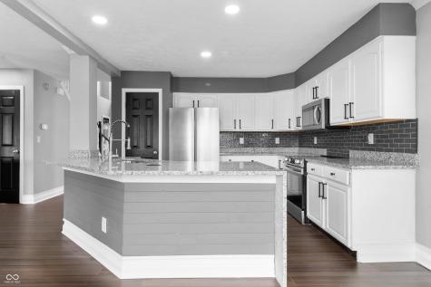6529 Sussex Drive Zionsville IN 46077