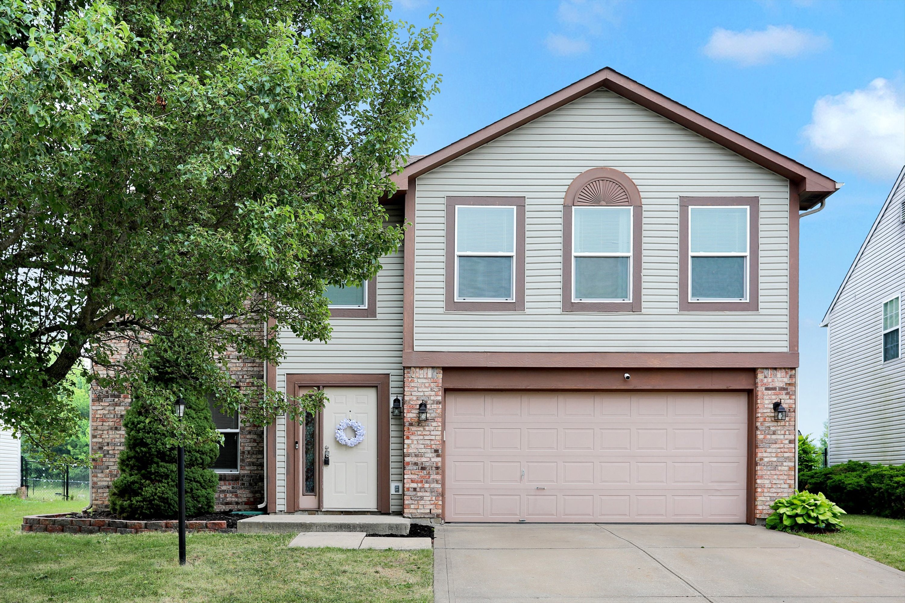 809 Treyburn Lakes Way Indianapolis IN 46239