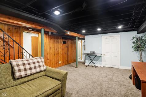 1112 Farley Drive Indianapolis IN 46214