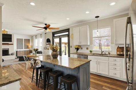 6571 Hunters Ridge S Zionsville IN 46077
