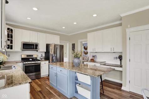 6571 Hunters Ridge S Zionsville IN 46077