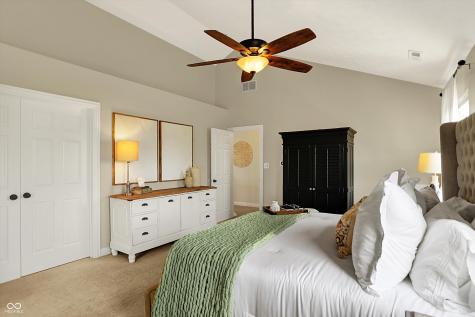 6571 Hunters Ridge S Zionsville IN 46077
