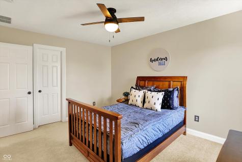 6571 Hunters Ridge S Zionsville IN 46077