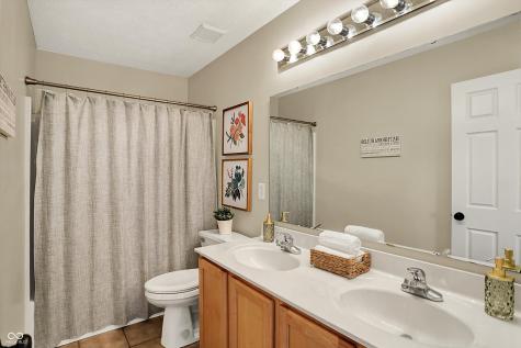 6571 Hunters Ridge S Zionsville IN 46077