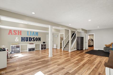 6571 Hunters Ridge S Zionsville IN 46077