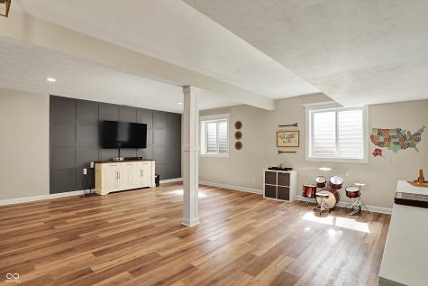 6571 Hunters Ridge S Zionsville IN 46077