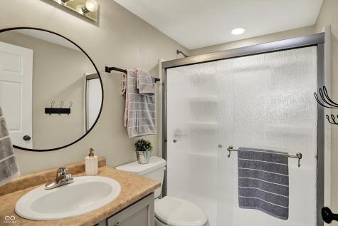 6571 Hunters Ridge S Zionsville IN 46077
