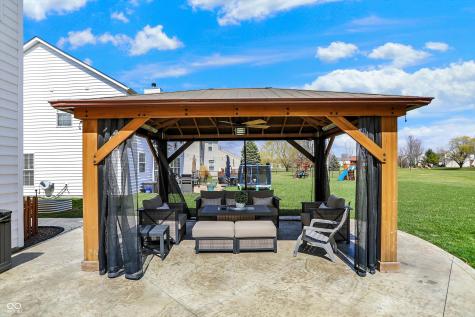 6571 Hunters Ridge S Zionsville IN 46077