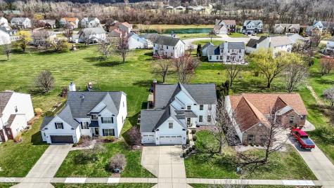 6571 Hunters Ridge S Zionsville IN 46077