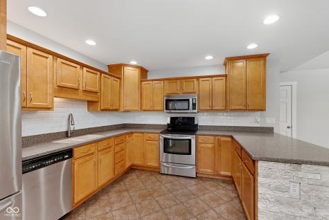 6686 Woodcrest Drive Avon IN 46123