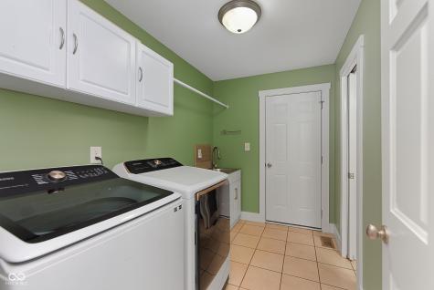 6686 Woodcrest Drive Avon IN 46123