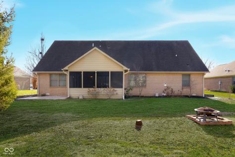6686 Woodcrest Drive Avon IN 46123