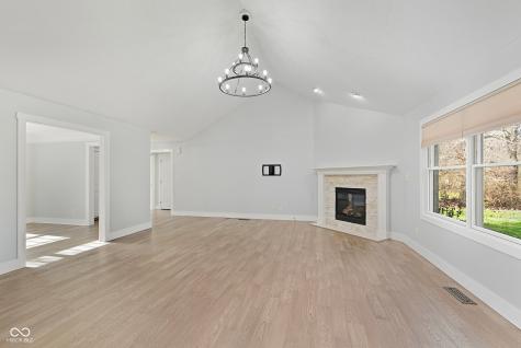 6686 Woodcrest Drive Avon IN 46123
